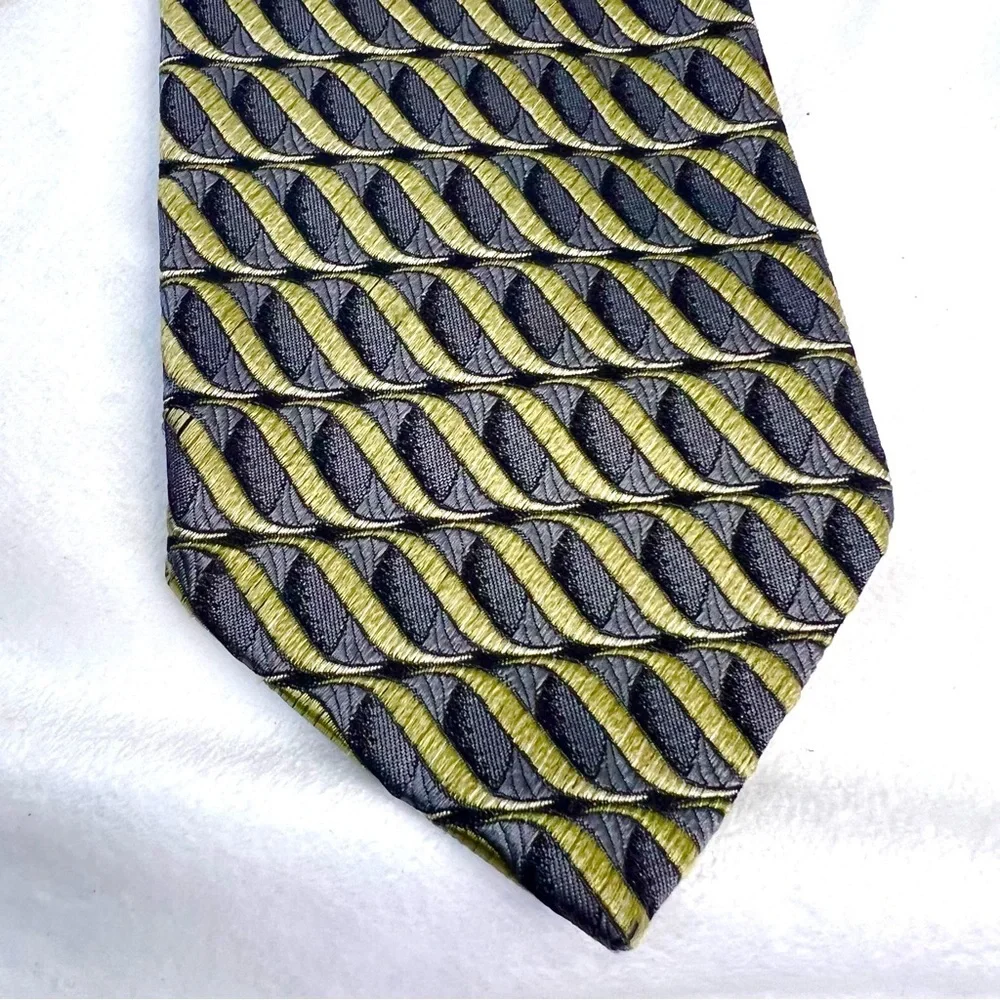 ERMENEGILDO ZEGNA 100% Silk Tie - Italian Luxury Geometric Masterpiece